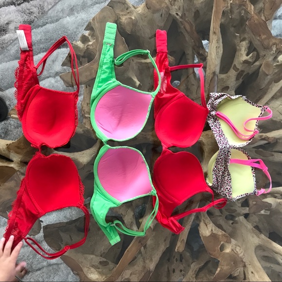 Victoria’s Secret bras 32C - Picture 2 of 5